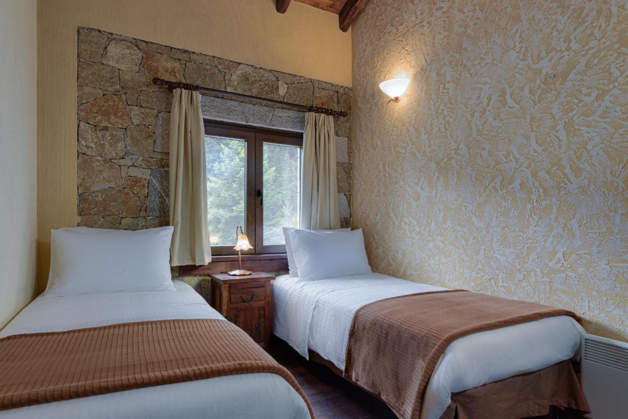 Parnassus Dreamwood Chalet Eptálofos Eksteriør bilde