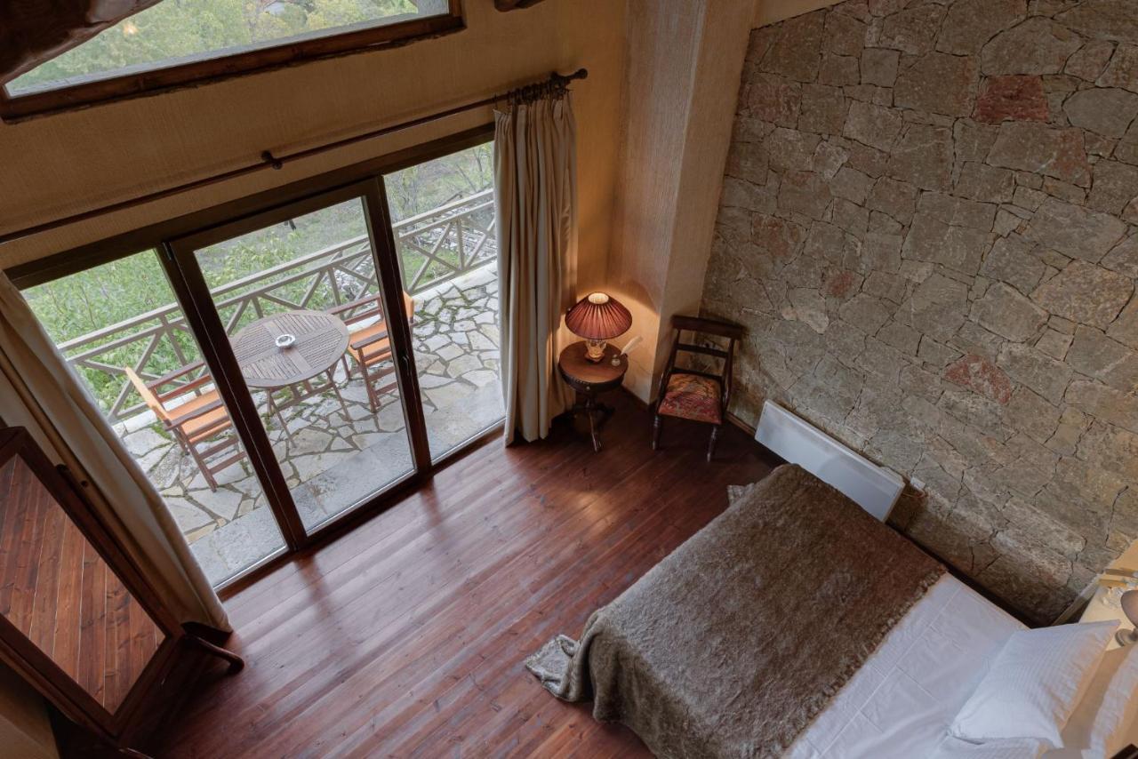 Parnassus Dreamwood Chalet Eptálofos Eksteriør bilde