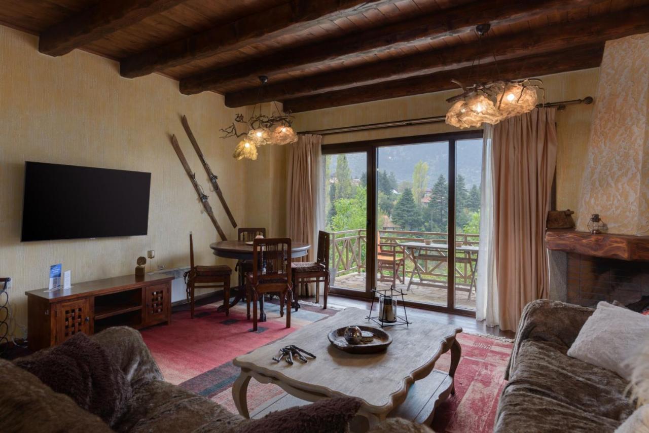 Parnassus Dreamwood Chalet Eptálofos Eksteriør bilde