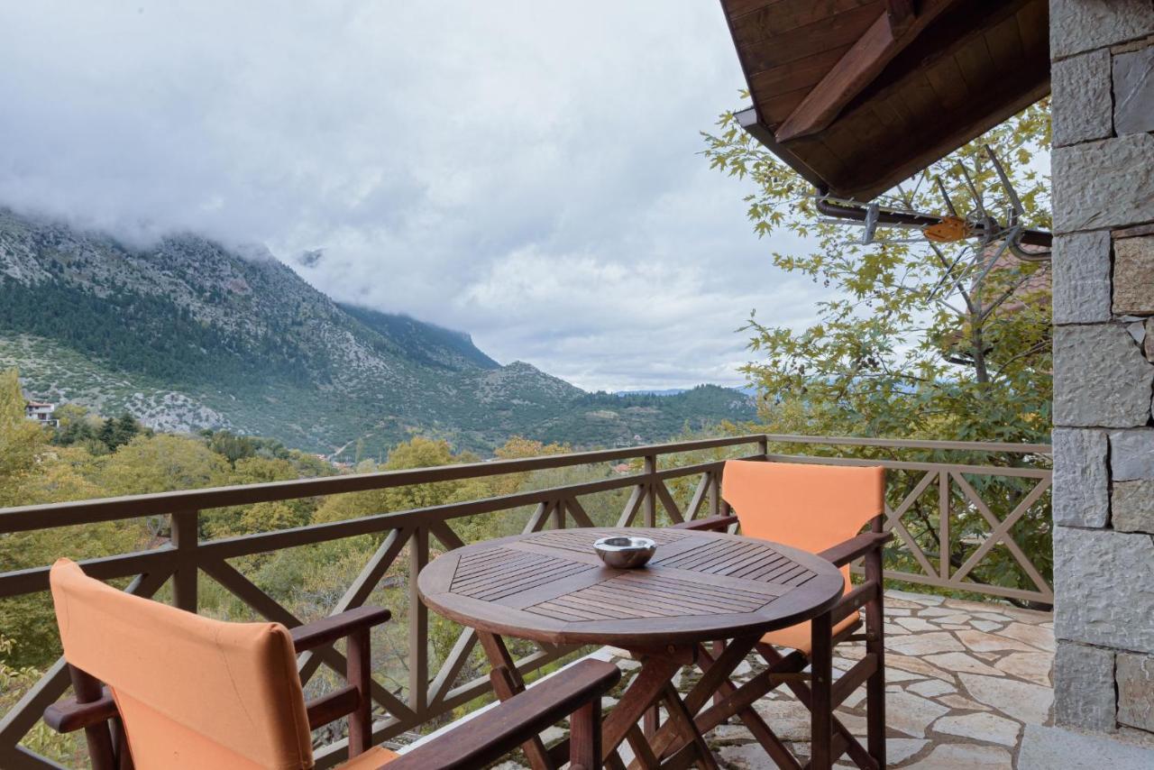Parnassus Dreamwood Chalet Eptálofos Eksteriør bilde
